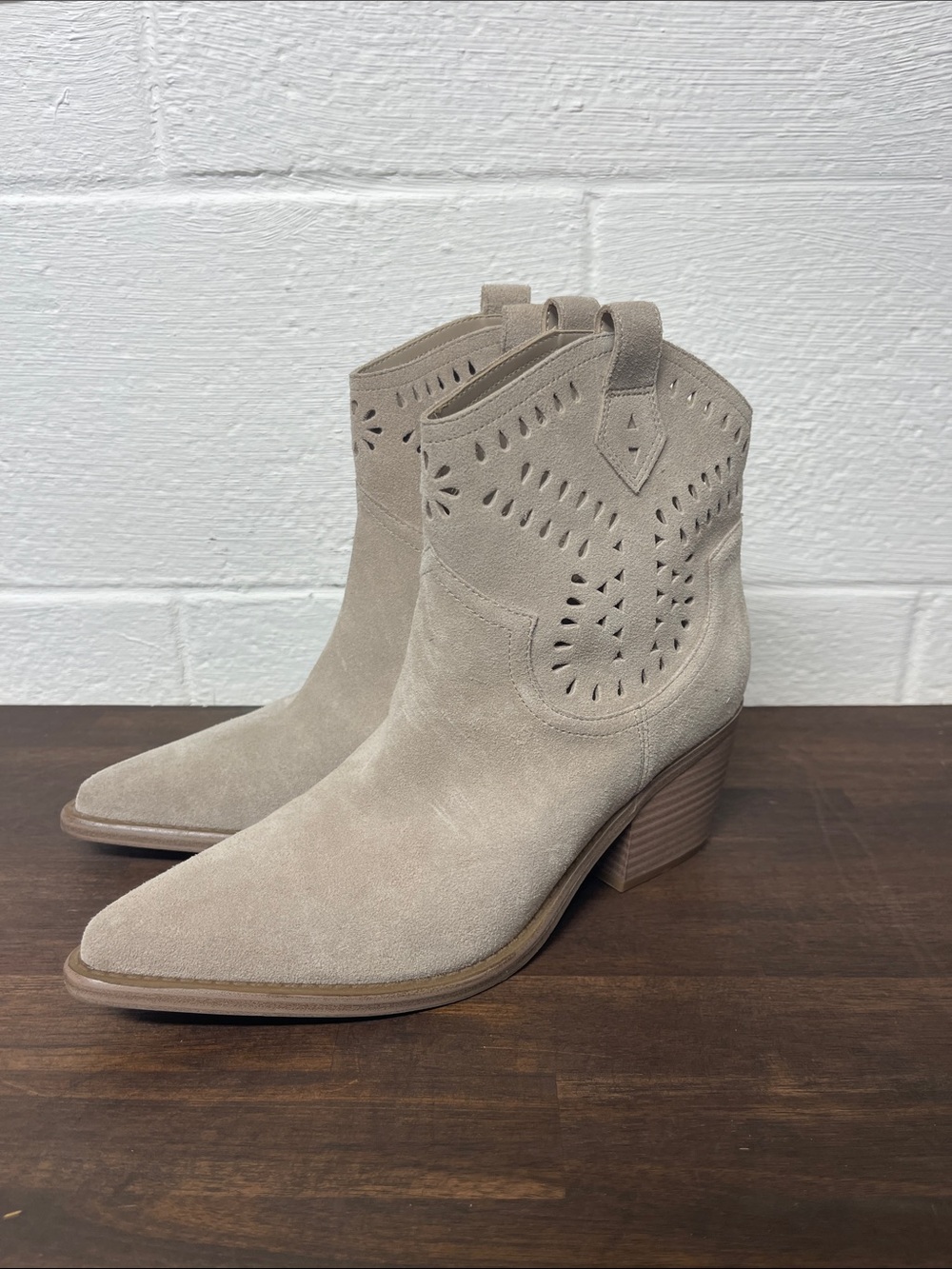 Womans Size 8 Marc Fisher Suede Cutout Ankle Booties in Light Taupe